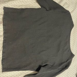 Black long sleeve crop top